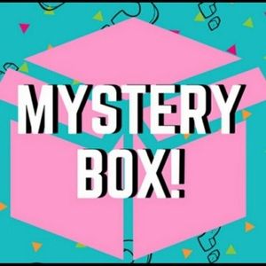 5 items includes necklaces, bracelets, etc!😊✨💜